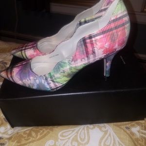 Tahari Charter Floral Plaid Print 3-inch heels NWT